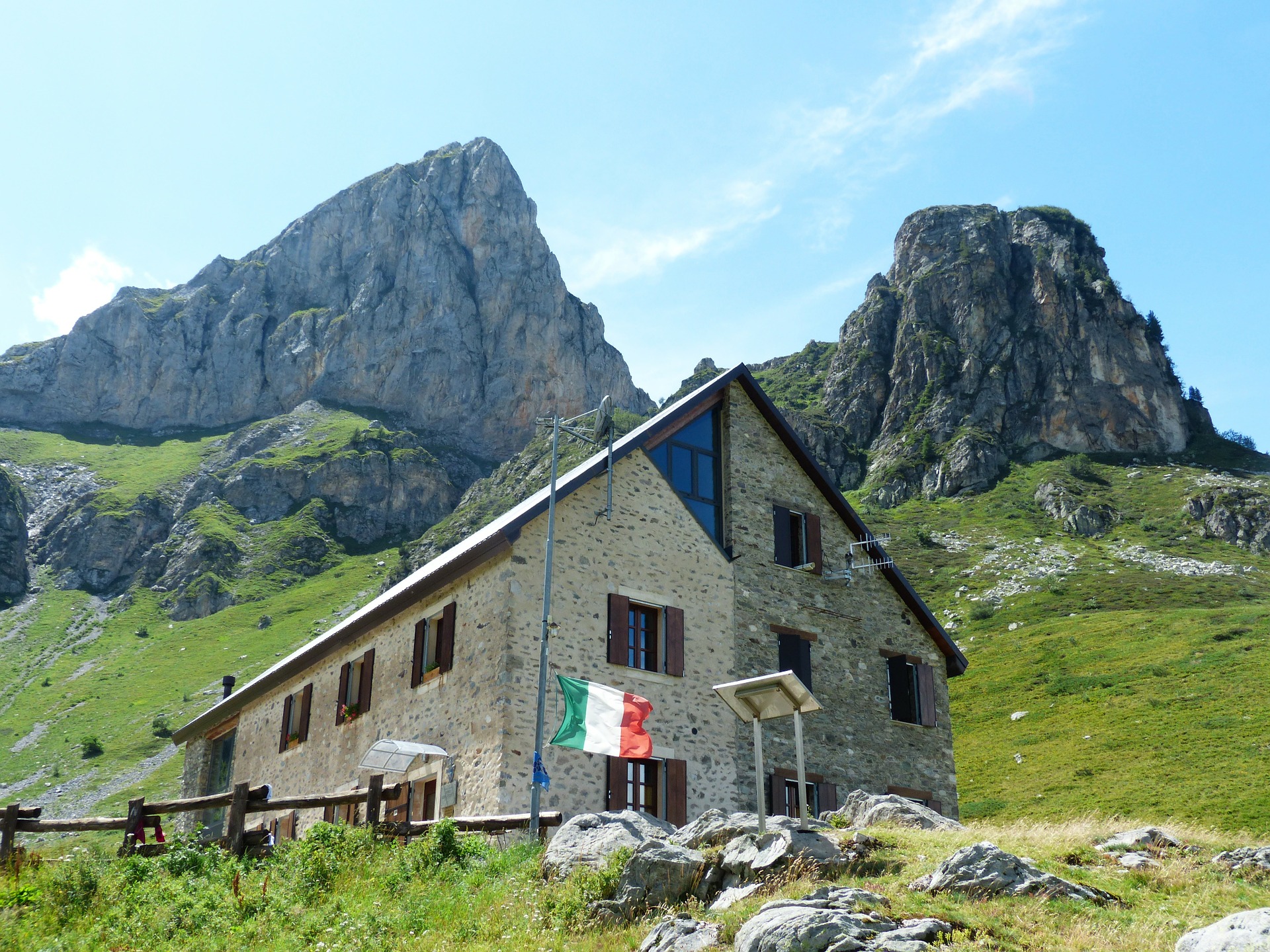 rifugio mondovi 182975 1920 2