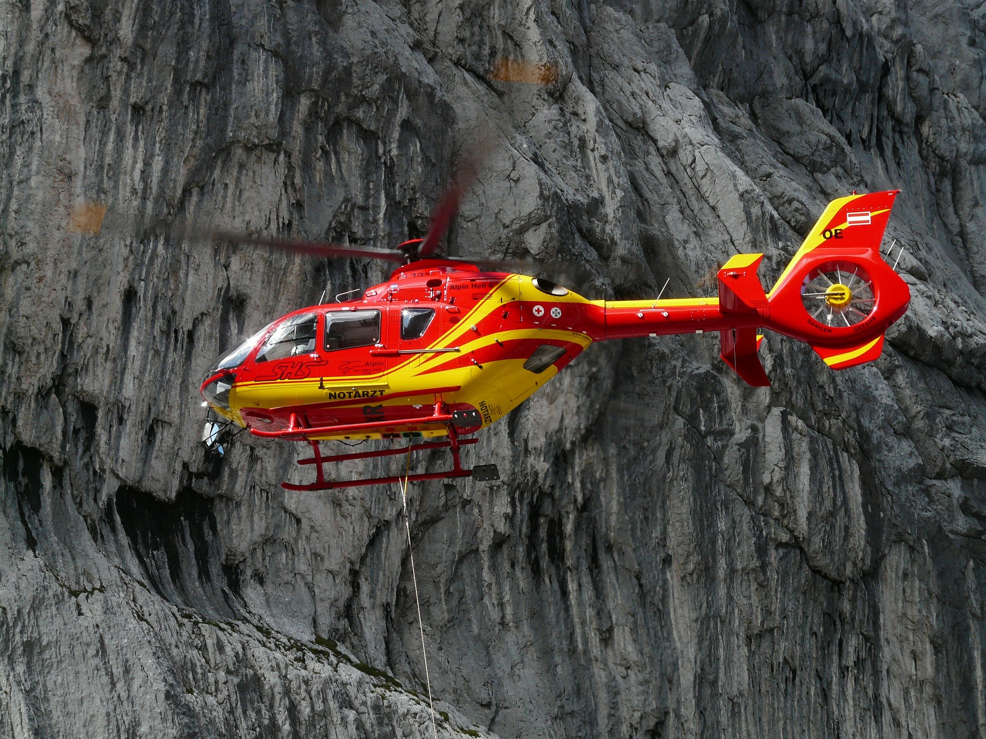 rescue helicopter 61009 1920