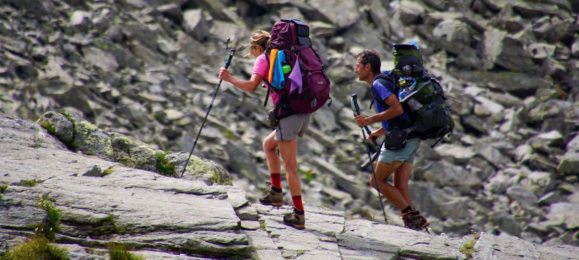 zaino per camminare in montagna